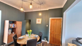 Colenso St - 2 bed house by Bishy Road & River